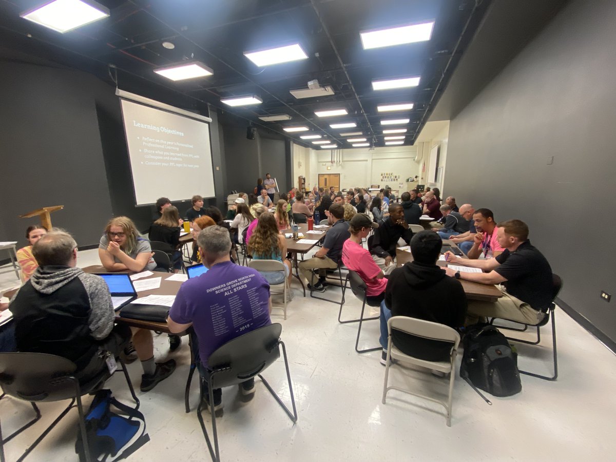llichtman's tweet photo. Great convos about our learning this year - thx Ss &amp; Ts for sharing. Great job facilitating @MrMelieTeach @Jpurcell98 &amp; @sgollan12! #99learns #99shares https://t.co/VP0RVGvEA2