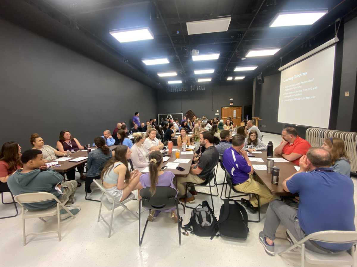 Great convos about our learning this year - thx Ss &amp; Ts for sharing. Great job facilitating <a href="/MrMelieTeach/">Mike Melie</a> <a href="/Jpurcell98/">Joann Purcell</a> &amp; <a href="/sgollan12/">Scott Gollan</a>! #99learns #99shares