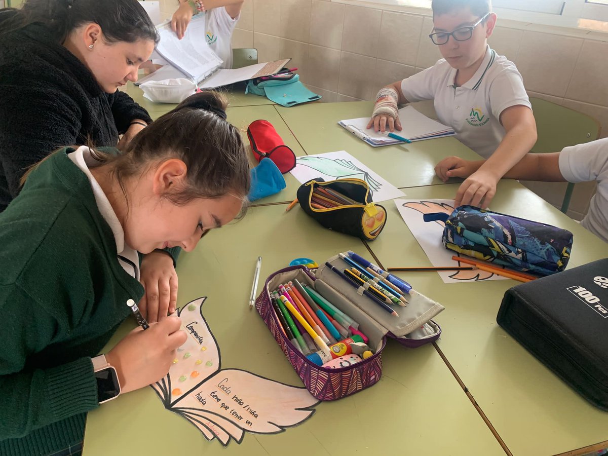 SJObrero's tweet photo. 🚨PROYECTO: 
LEER TE DA ALAS 🪽 
#Primaria 
Tercer ciclo ya están en el ecuador de su proyecto. 
Rutinas, destrezas y estrategias de cooperativio, sin dejar atrás esquemas, creaciones literarias y otras actividades como se ven en las evidencias
#ColegiosDiocesinos
#ECOescuelasFV https://t.co/Ygc6fVHxOS