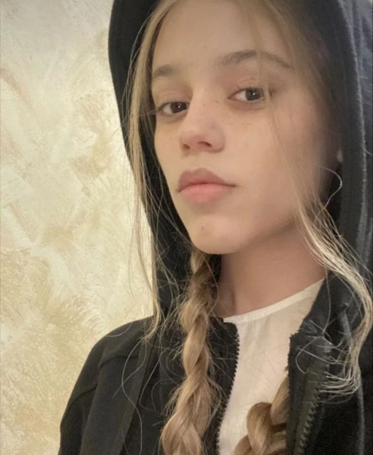JennaScared's tweet photo. Blonde Jenna... excuuuuse me?? π₯Ή
(and the freckles π€)
#JennaOrtega #WednesdayAddams #GoodyAddams https://t.co/dVHyAhc6wl