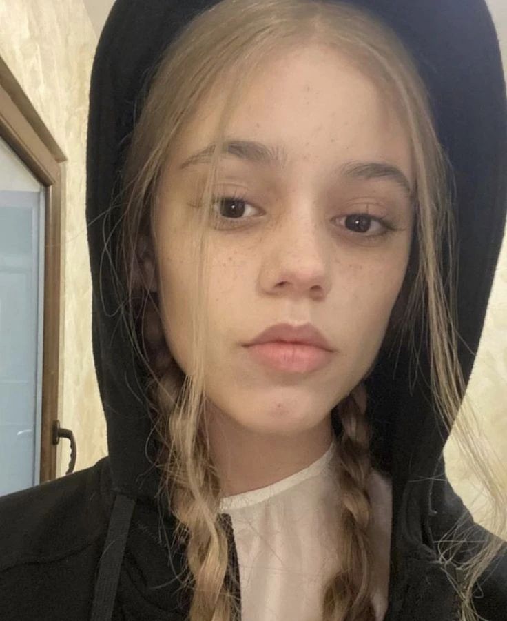 JennaScared's tweet photo. Blonde Jenna... excuuuuse me?? π₯Ή
(and the freckles π€)
#JennaOrtega #WednesdayAddams #GoodyAddams https://t.co/dVHyAhc6wl