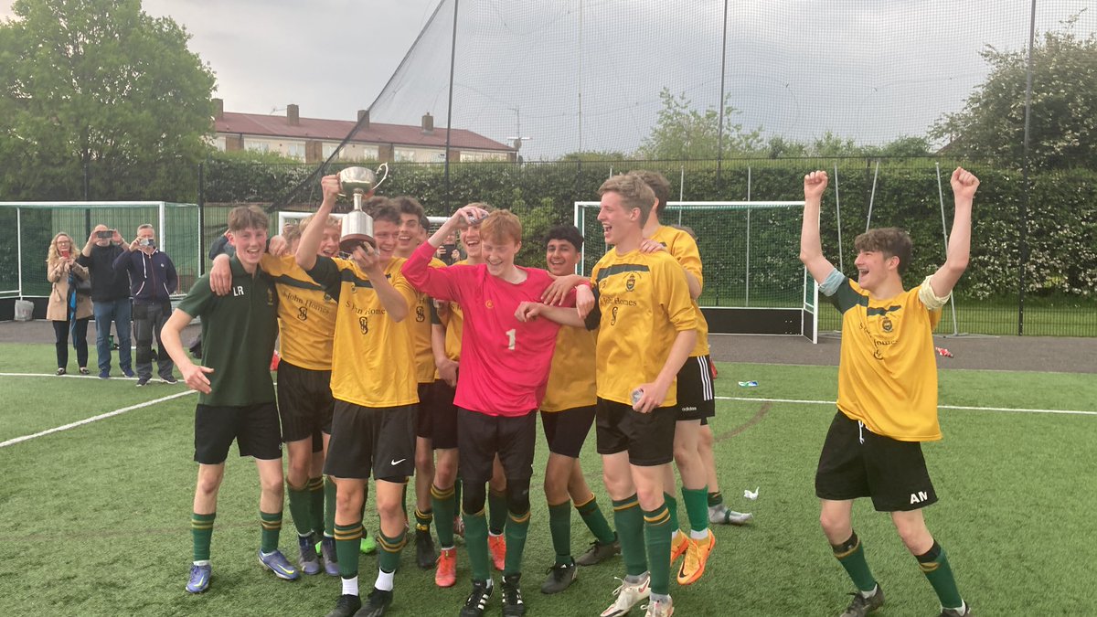 TWBS_SPORT's tweet photo. U16 Football District Pusey Cup WINNERS!!! 4-1 💪💪 https://t.co/xLFlPhcbAp