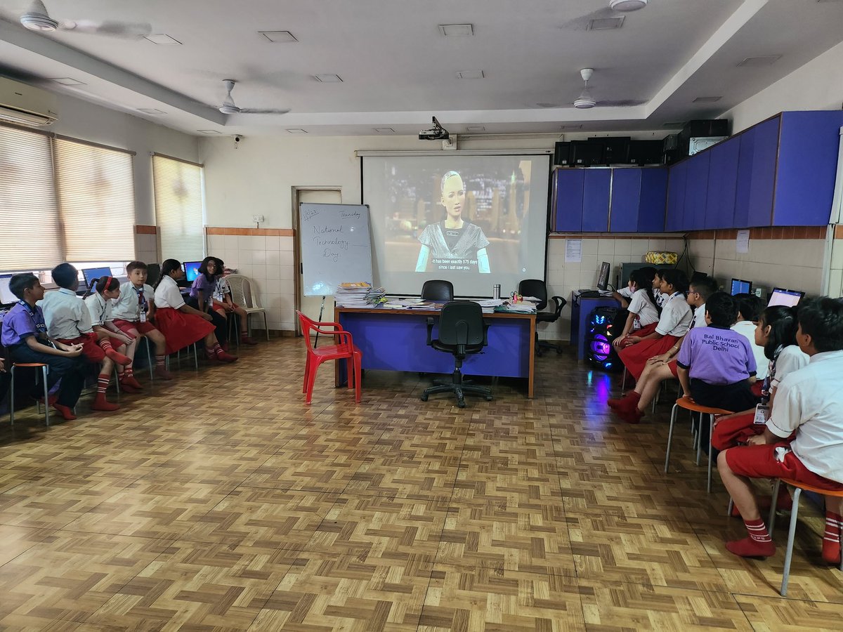 sumeet30165551's tweet photo. "Any Sufficiently advanced technology is indistinguishable from magic".On National Tech Day, Cyber club organized a quiz for the young Bal Bhavanties of Class V. They were introduced to the AI tech like Sophia The Robo, Sana AI anchor of Aajtak.@BBPSMV @vividh87 @Cbse_official https://t.co/Qb1G4spXFb