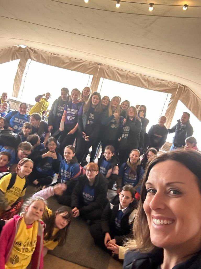 Thanks to <a href="/ExtremeELive/">Extreme H</a> for hosting today and to our volunteers 🙌 

Thank you to our partners <a href="/EnovationLtd/">Enovation Consulting</a> &amp; <a href="/PUNCHFlybrid/">PUNCH Flybrid</a>, and to the Ignite Partnership for providing funding &amp; continued support as we strive to improve diversity &amp; inclusion in #motorsport. 

#GirlsonTrackUK