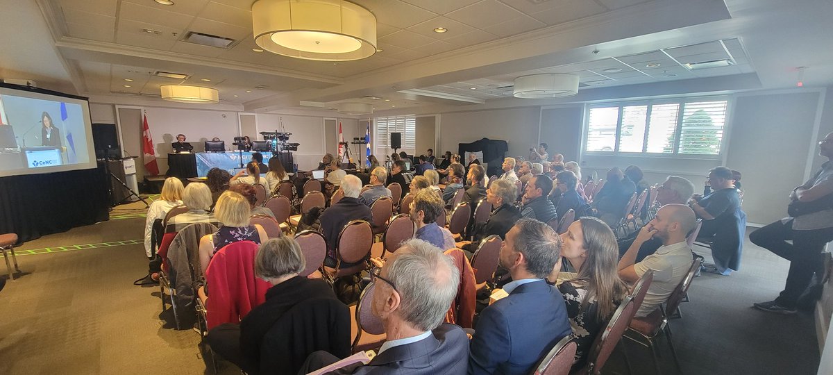 philippemeloni's tweet photo. La salle est pleine et les témoignages parfois passionnant, parfois émouvant!
#NCI #CeCN https://t.co/TXSqB2xIq7