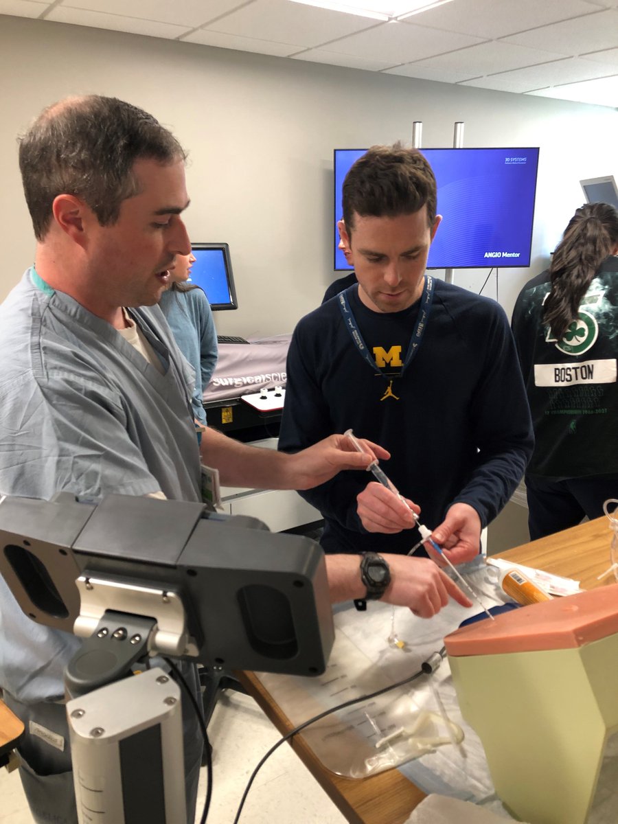 BWH_STRATUS's tweet photo. The EM Procedural Skills Course continued with BWH PAs practicing core skills in #emergencymedicine! #PhysiciansAssistant #MedEd #Simulation https://t.co/3LPqeD7Qxt