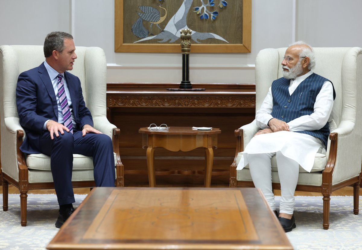 WalmartNews's tweet photo. Thank you Prime Minister @narendramodi for a great conversation. We are working toward exporting $10B per year from India by 2027 and are committed to strengthening logistics, skill development &amp; supply chains to make India a global export leader in toys, seafood &amp; other goods. https://t.co/y5Fx2PBf2l