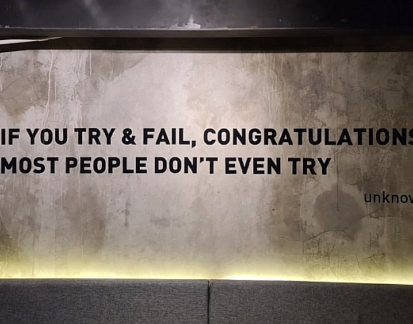 sinareuworld's tweet image. 