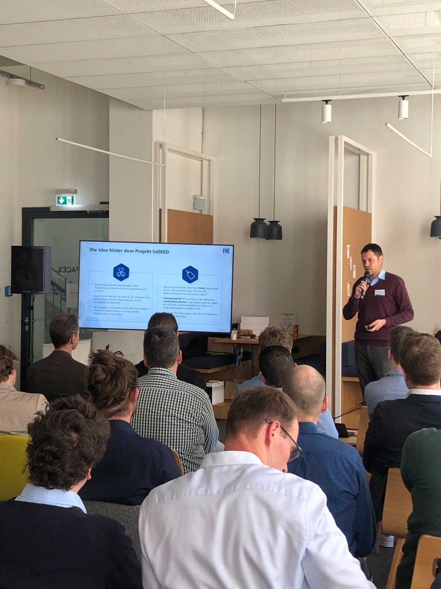 FfE_Muenchen's tweet photo. Wer Ökostrom bezieht, nimmt oft nur geringen Einfluss auf die Energiewende. Im Projekt InDEED haben wir eine Roadmap zur Weiterentwicklung und ein Konzept für die Ende-zu-Ende-Digitalisierung für ein zukunftsfähiges Herkunftsnachweissystem erarbeitet. https://t.co/fN0uU15QuQ https://t.co/dANw69WOC1