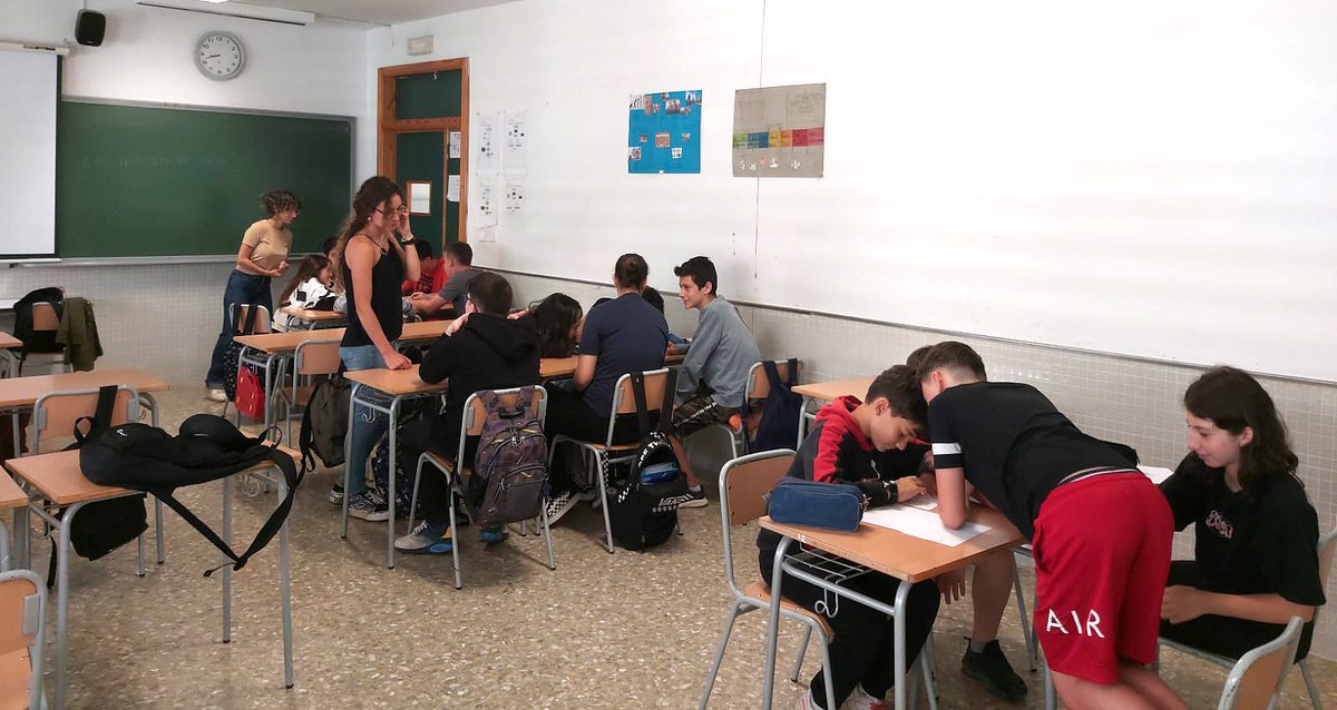 Este curso hemos ampliado el programa "A mí tb me pasa" de regulación emocional con los 1os de la ESO  de 3 a 5 sesiones. Esta semana terminamos el programa en las aulas con el  reconocimiento de lo aprendido este curso.
#quarteduca #QuartdePoblet <a href="/quartdepoblet/">Quart de Poblet</a>