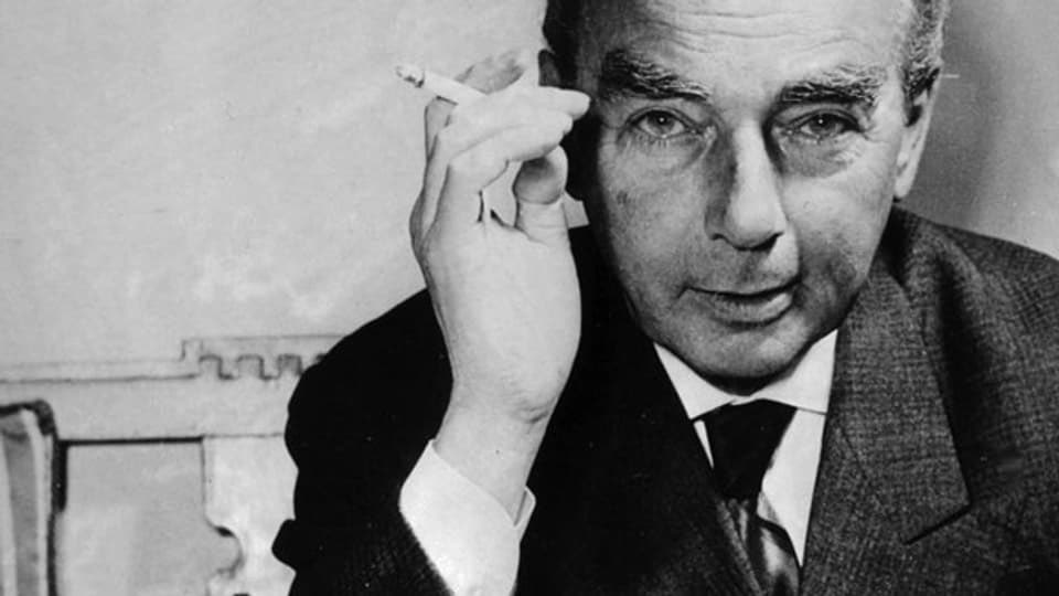RudiGeerts's tweet image. "Don't be afraid of the stupid
who know nothing
but of the sly
who don't feel anything."
Erich Kästner