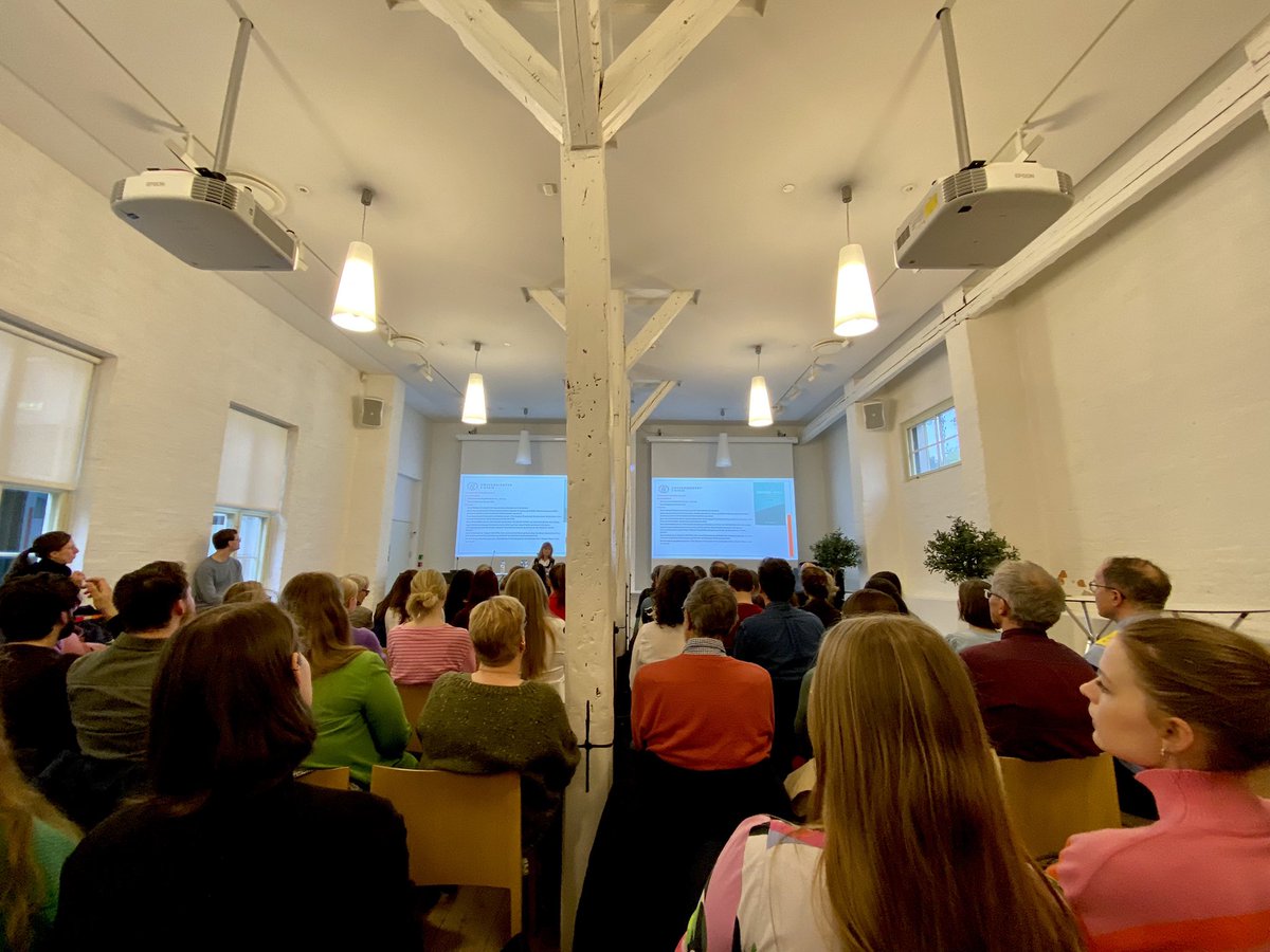 Fullt hus når @IIkdahl og @IdaRognlien  arrangerer lanseringsseminar om temanummer «Helse bak murene» i Kritisk Juss. 
idunn.no/journal/kj