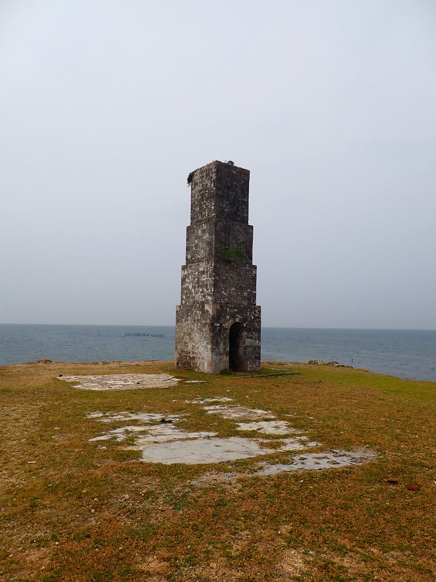 SusanthaUdageda's tweet photo. K Point  Old Survey Tower was an old tower located 2km away from Kallady Beach,Poonagary (furthest corner of the sand bar below Jaffna peninsula). This was a declared archaeologically protected monument and was built up of limestone rock https://t.co/R8AyK4F3Iq