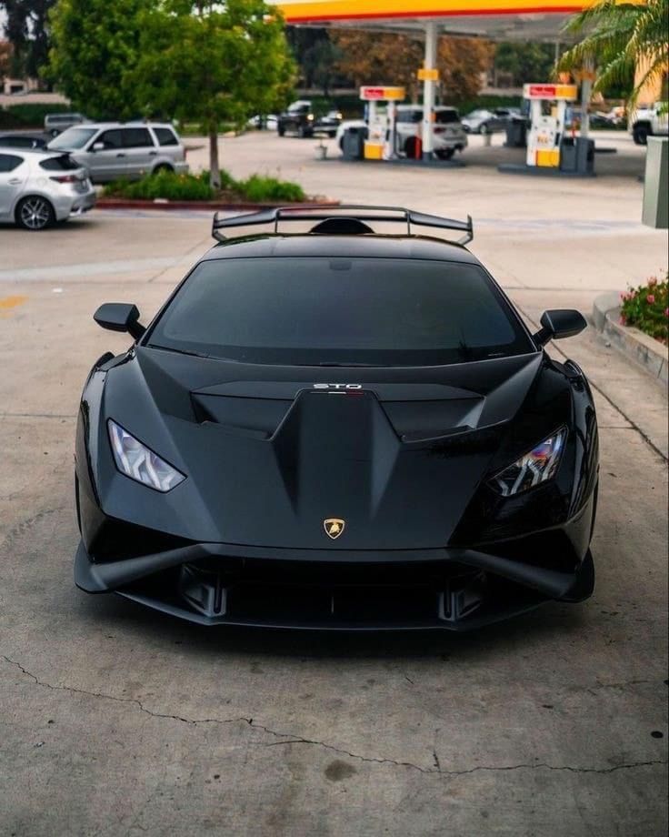 Auto_Porn's tweet photo. Bruce Wayne 🦇 https://t.co/RQ8CzK4iAj