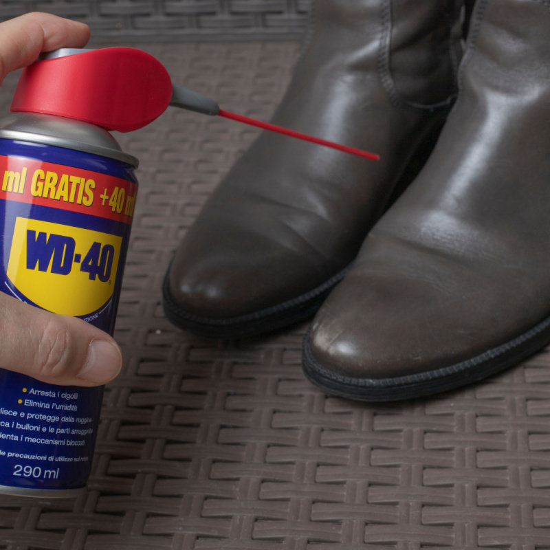 DailyBee3's tweet photo. Tienes que ver todo lo que el WD-40 puede hacer 💪 resulta una locura creer que un producto puede hacer tantas cosas increíbles 😃