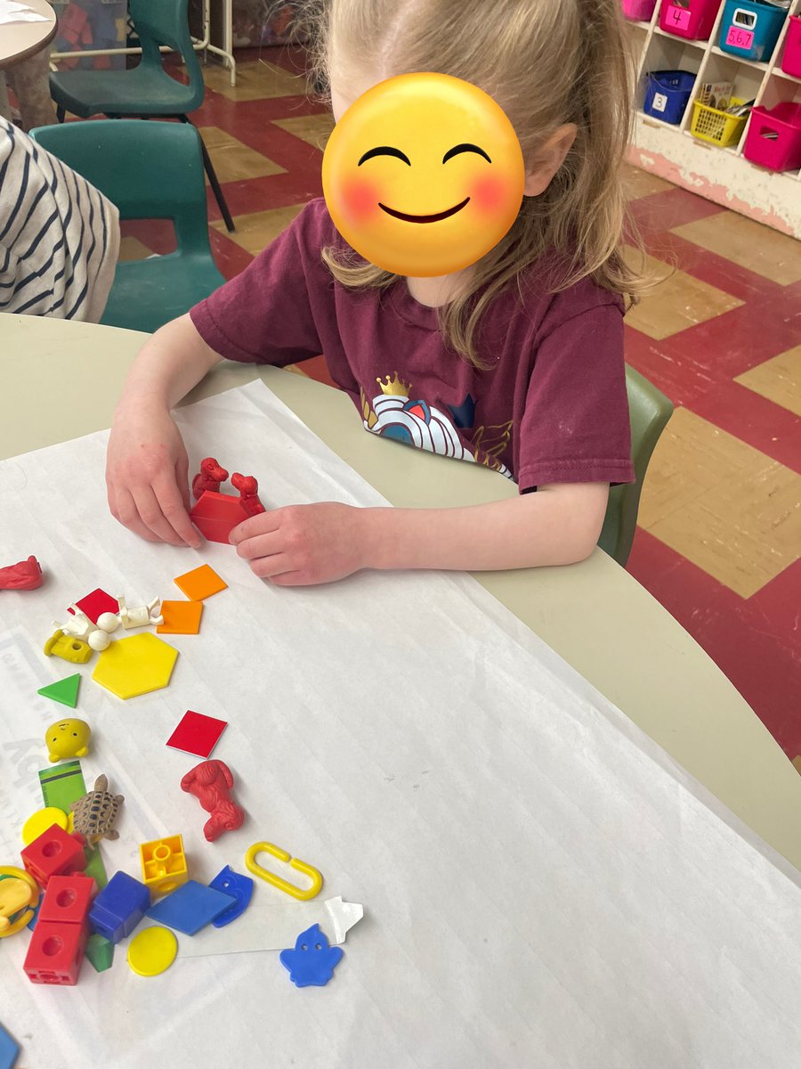 LindalSarah's tweet photo. Atelier de contes! Si vous n’avez jamais essayé maintenant c’est le temps! @stcatschool les histoires que les enfants créent et discutent à l’orale est incroyable. Des étudiants qui ne sont pas toujours engagé seront, je vous promet! 🌈 @HRCE_NS @HrceLiteracy @HRCE_FSL https://t.co/4NfNgyURuj
