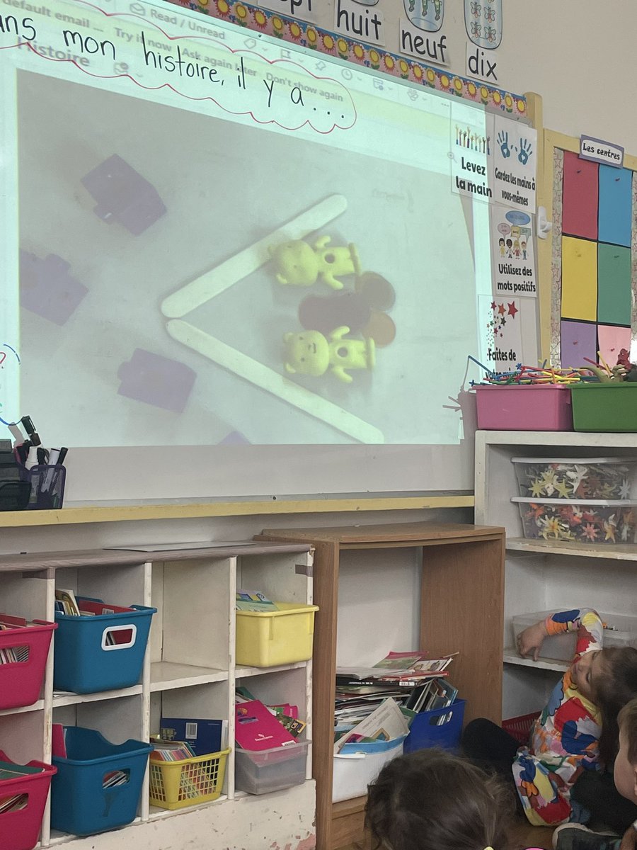 LindalSarah's tweet photo. Atelier de contes! Si vous n’avez jamais essayé maintenant c’est le temps! @stcatschool les histoires que les enfants créent et discutent à l’orale est incroyable. Des étudiants qui ne sont pas toujours engagé seront, je vous promet! 🌈 @HRCE_NS @HrceLiteracy @HRCE_FSL https://t.co/4NfNgyURuj