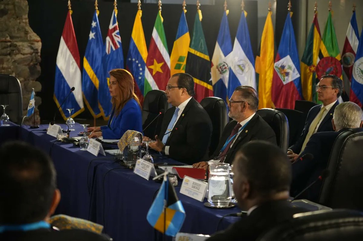 IXCumbreAECGT's tweet photo. El #CancillerGT abre la XXVIII Reunión Ordinaria del Consejo de Ministros de la @ACS_AEC, dándole la bienvenida a los Estados Miembros y Observadores, y haciendo un llamado a la integración en la región para hacer frente a los retos en común. https://t.co/jAx8YOpzgb