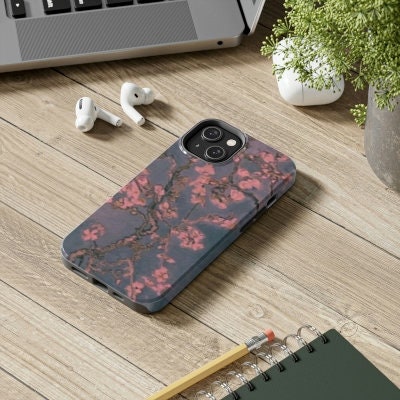 Sono felice di condividere l'ultimo arrivato nel mio negozio #etsy: Vincent Van Gogh Iconic Art Phone Case Cover Fit For iPhone 14 13 12 11 Pro Max Mini Iphone 7 8 Plus Xr Samsung etsy.me/3LU9wBW #electronicseaccessories #electronicscases #phonecases #artphonec