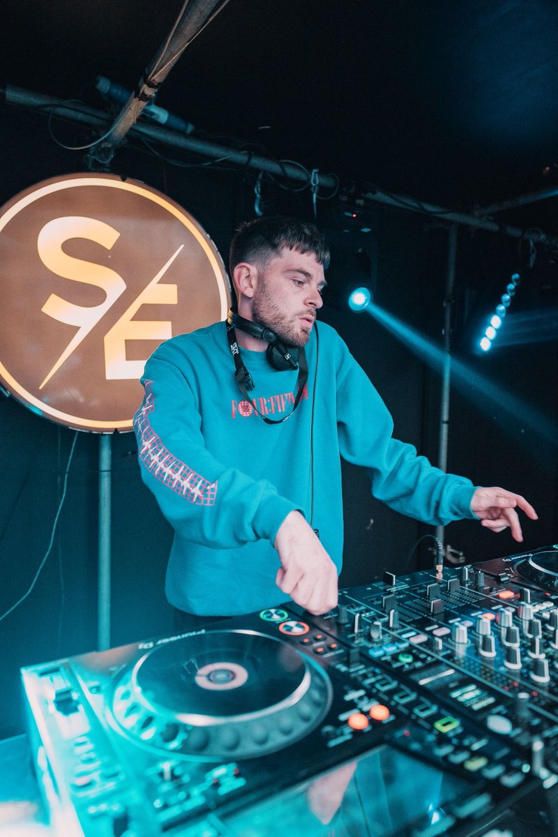 Back on ur radios tonight 9pm @KissFMUK 📻📡💥 

Tracks incoming from <a href="/LeftwingKody/">LEFTWING : KODY 💛 💙 △</a> <a href="/HayleyMayMusic/">Hayley May</a> <a href="/KarenHarding/">Karen Harding</a> @BlameAlexMills <a href="/KaleenaZanders/">Kaleena Zanders</a> @n3rdofficial <a href="/marvelriot/">Marvel Riot</a> <a href="/benhemsley/">Ben Hemsley</a> <a href="/HannahLaingDJ/">Hannah Laing</a> <a href="/Acraze___/">ACRAZE</a> <a href="/CurtisJayMusic/">Curtis Jay</a> <a href="/Patrick_Topping/">Patrick Topping</a> &amp; more! 🔥