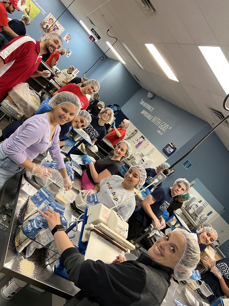 📦 Packed: 98 
Total 🍽️: 21,168
Kids fed for a year: 57

Two hours of volunteering goes a long way! Thank you @fmsc_org for having us! This foundation is always needing volunteers so go check them out ❤️

#FoodistheFoundation #feedthekids #CardinalsCTE #REDRED @MHSCards