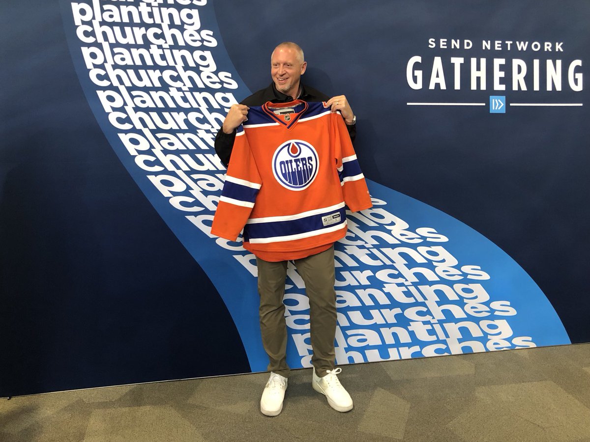 sendedmonton's tweet photo. This is how much Vance Pitman loves church planting families in Edmonton! #SendEdmonton #SendNetworkCanada #SNGathering ⁦@vancepitman⁩ https://t.co/T8nsdtMUF8