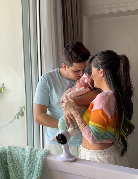 helomvf's tweet photo. ⓘ este user é totalmente stan da família vifun https://t.co/Qwq61eYu5b