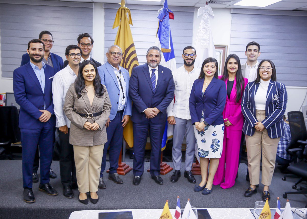 Global Shapers SD tweet media