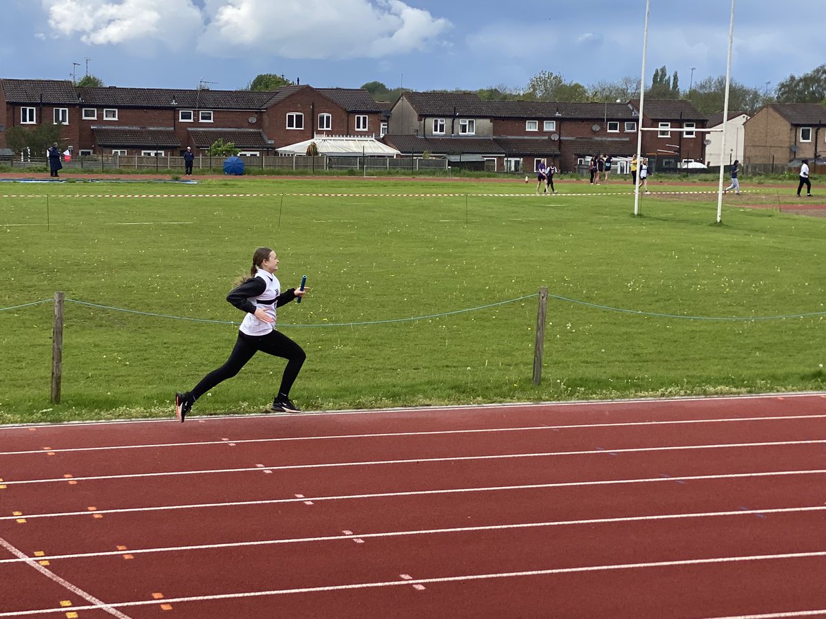 EWSPEdept's tweet photo. Great day through the sun and rain for @EWSacademy_   at South Northants Schools Athletics. Everyone performed outstandingly #EWSPE 🏆🏃‍♂️ https://t.co/t8lqV59ZDb