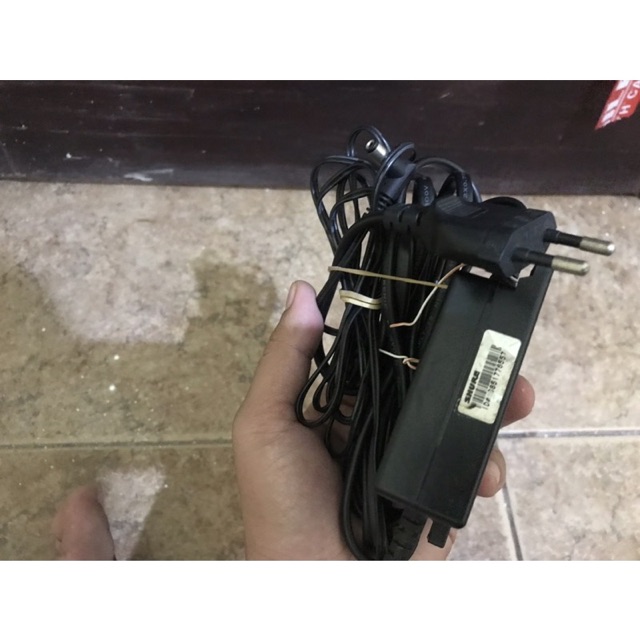 hidupbatakcomm's tweet photo. Saya menjual Adaptor Original Wir... seharga Rp250.000. Dapatkan di Shopee sekarang! https://t.co/AeveXAPakG #ShopeeID https://t.co/QPoFvv0ALZ