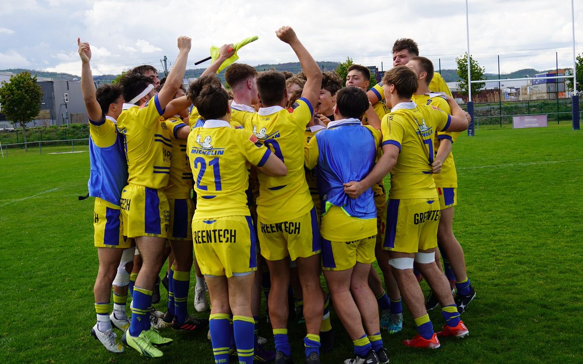 ASMOfficiel's tweet photo. 💛💙Toutes les équipes du centre de formation @Asm_Omnisports en course pour les phases finales du championnat de France (U15, U16, U18, Espoirs).

Les U15 premiers en lice ce samedi face à Massy !
#ASMRugbyAcademy #ASMFormation 
 https://t.co/L8kC6j7Yb9