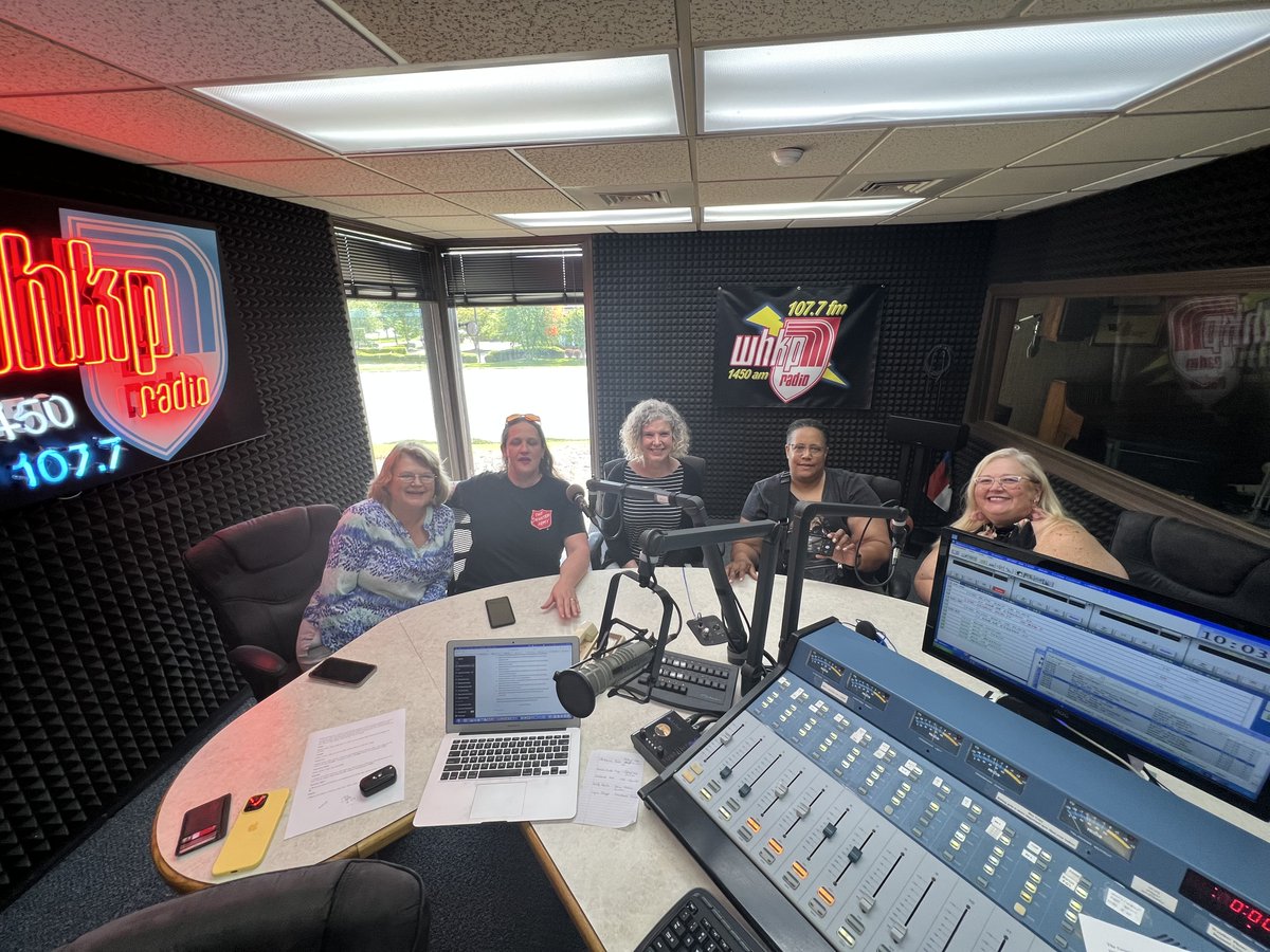 GregSellsMore's tweet photo. 🎙️ Listen to our radio broadcast highlighting the impact of the National Association of Letter Carriers (NALC) in #HendersonvilleNC! 💌 Discover their incredible work in the Stamp Out Hunger Food Drive this Saturday May 13, 2023. 🥫📮 #NALC #StampOutHunger
https://t.co/wuXRjuTM3o https://t.co/U17Tce5eK2