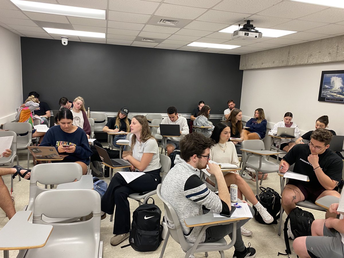 teacherJLK's tweet photo. This #Spring309 class is busy strategizing a statement for a candy bar/peanut crisis. Of all the days for the potential patch to make the news! What do we know about this allergy patch class? Reply please. ⁦@kfreberg⁩ have I mentioned how much I love this textbook? https://t.co/L58Pm25bQj