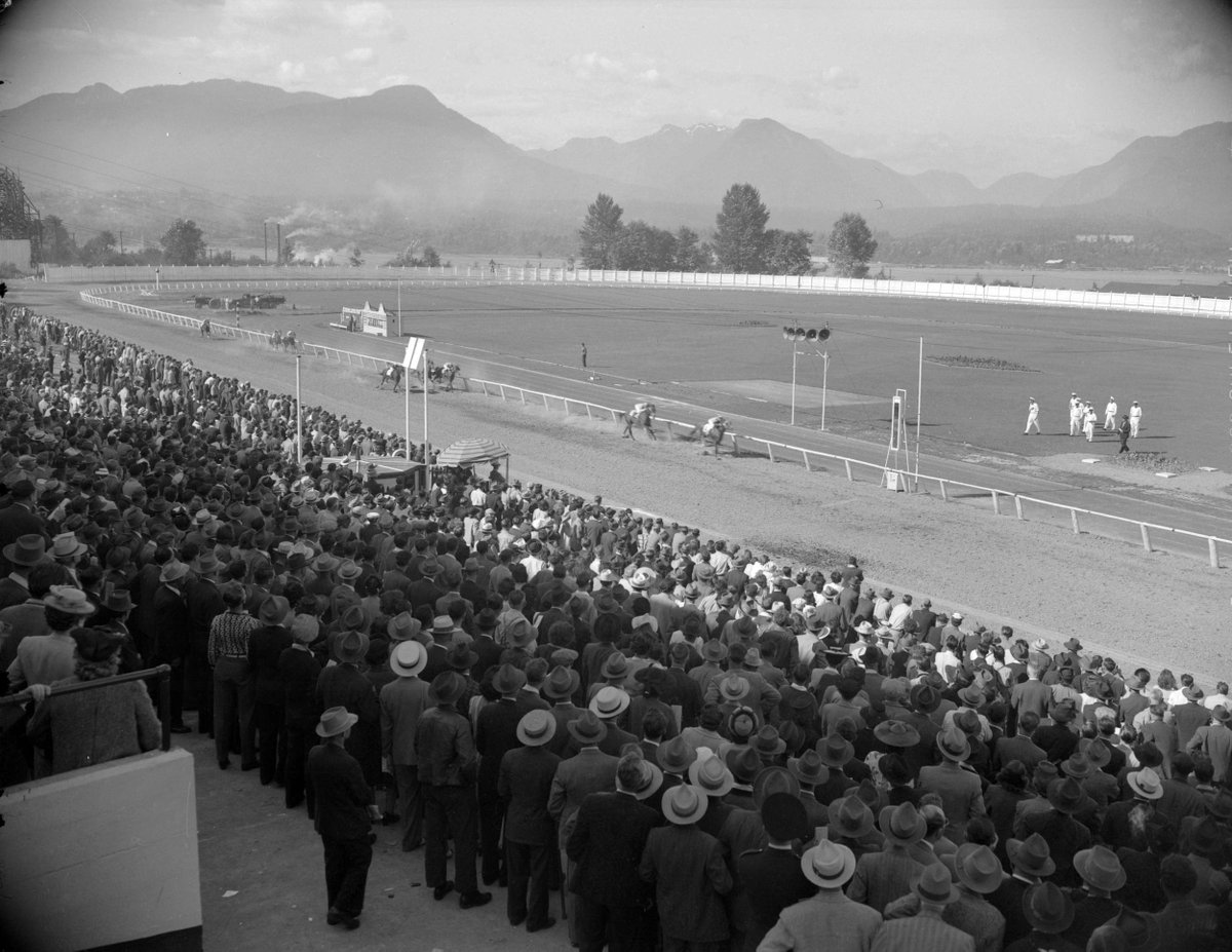 BCRacebook's tweet photo. "Throwback Thursday" @hastingsraces 🏇#vancouverbc #historical #horseracing #supportlocal #richinhistory #thoroughbredracing @BCRacebook @HPIbet @darkhorseapp https://t.co/q5RW9tpZDr