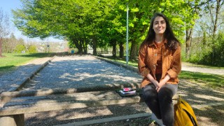 Encore une formidable rencontre. De plus en plus de Turcs quittent, à contrecœur, leur pays. Les demandes d'asile ont explosé en Suisse. La chasse aux opposants au président Erdogan s'est accentuée. Témoignage d'une réfugiée qui vit à Fribourg ⬇️
frapp.ch/fr/articles/st…