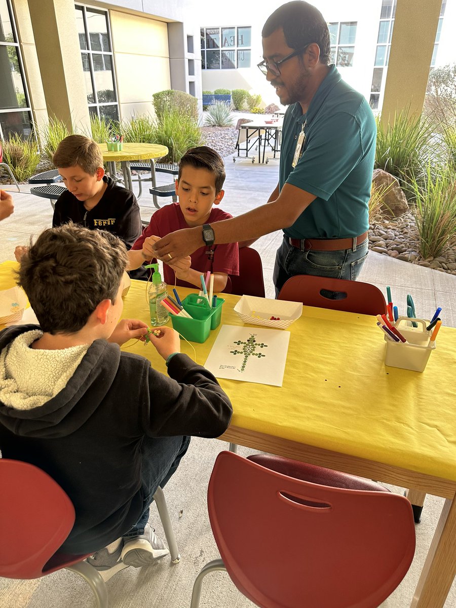 JesiArellano's tweet image. Great job @ReyesElementary  on your annual STEM Expo!  Loved seeing the students so engaged on a fun filled day of learning!