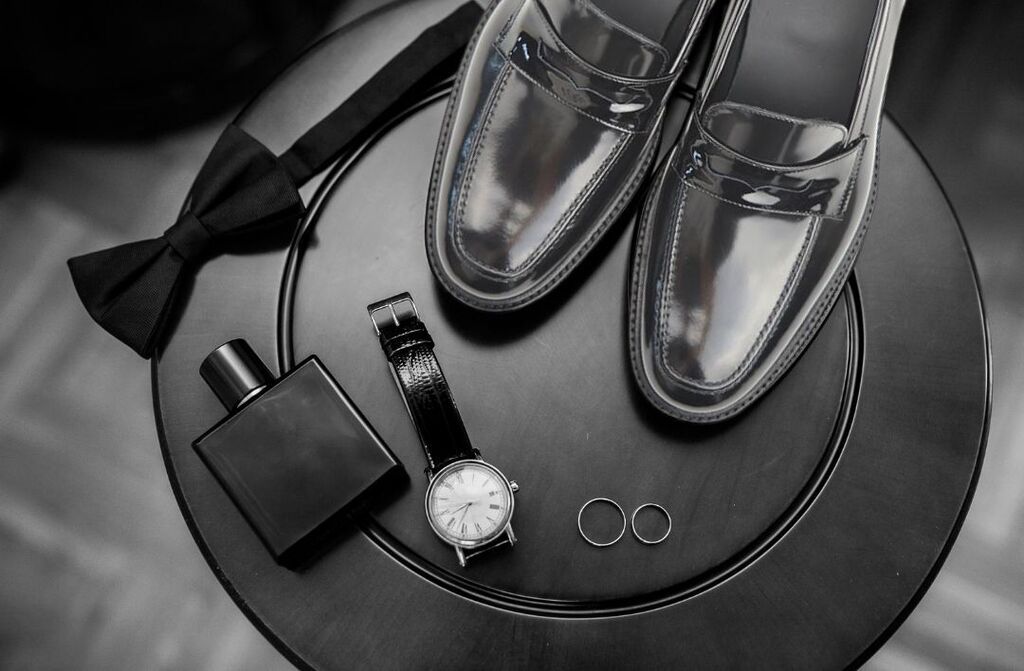 A unique opportunity to create your own pair of custom shoes, perfect for celebrating an important event.

#customshoes #event #madeinitaly #atouchofuniqueness instagr.am/p/CsHBNsqI4mc/