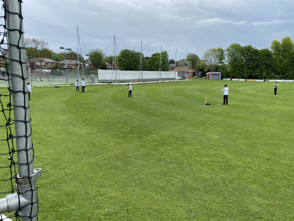 ExCurricHeys's tweet photo. Good turn out to cricket club and a I was able to touch base with Ms Ashton and Input points for the students that are making the most of her dance clubs 🏏💃 https://t.co/efkvODEZw2