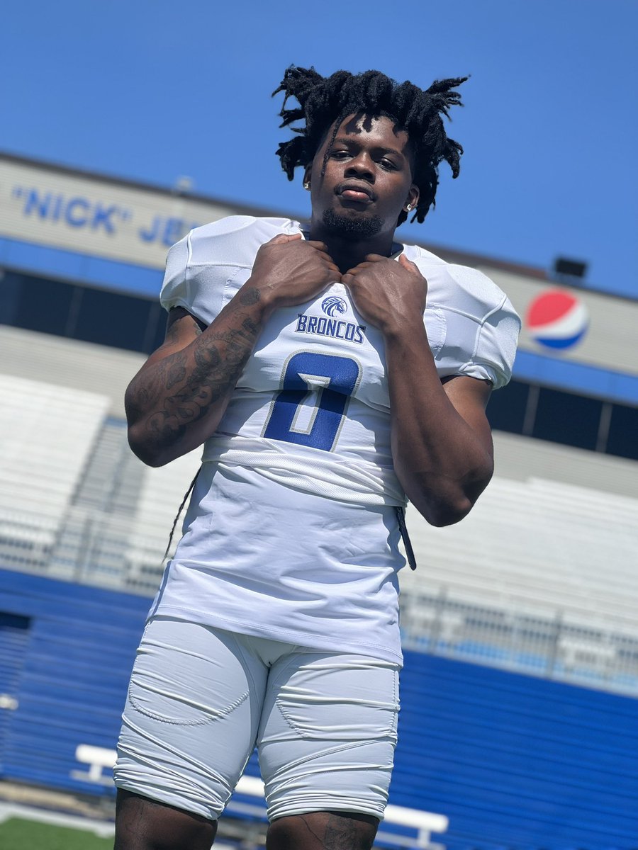Johran Broadnax 🥶 tweet media