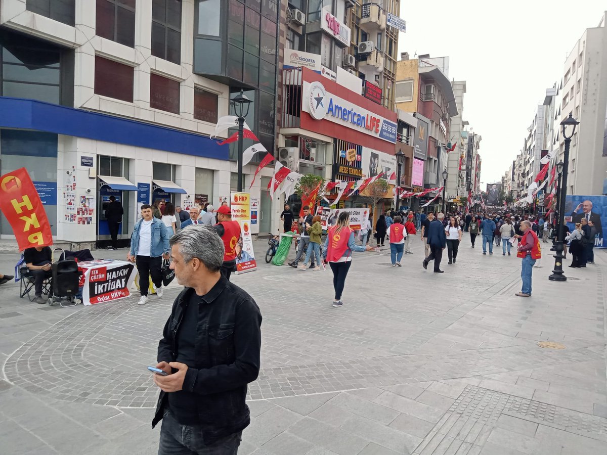 kurtuluspartisi's tweet photo. 📍İzmir
Seçim çalışmalarımız hız kesmeden sürüyor. İzmir Karşıyaka'da stant açtık ve bildiri dağıtımı gerçekleştirdik.
14 Mayıs'ta oylar HKP'ye!
#HKPyeOyVer
#FarklıOlanYalnızBiziz https://t.co/8OBItUwOEc