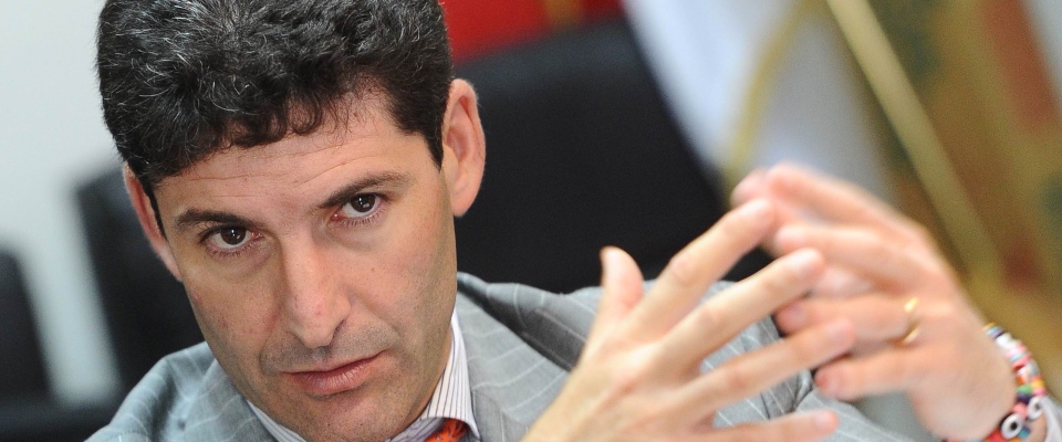 SecolodItalia1's tweet photo. Il nuovo capo della Polizia: chi è Vittorio Pisani, il “supersbirro” che osò sfidare Saviano https://t.co/pm8mCWHdAn https://t.co/1jxwaKrbIu