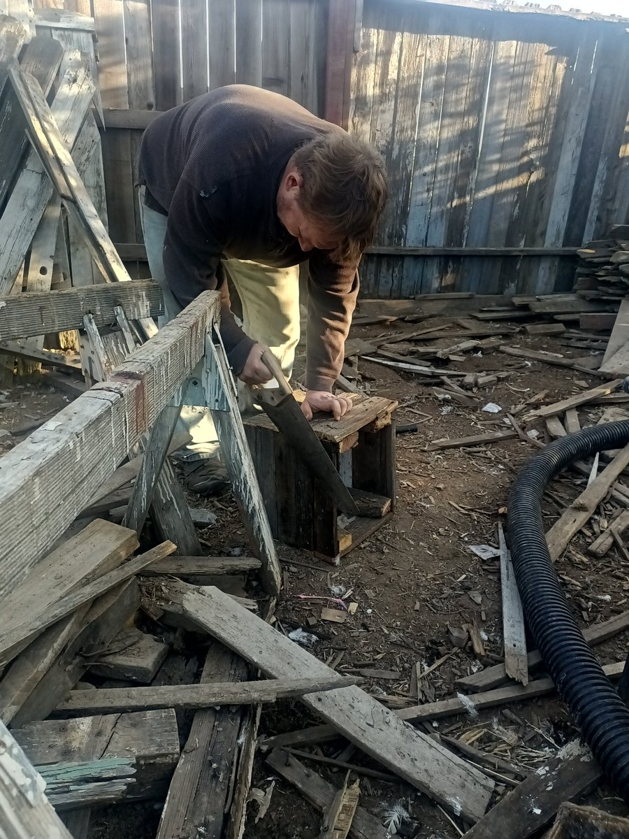 EdTimeToLearn's tweet image. Check out these #Handmade #NestingBoxes for #Chickens "#Rustic and #durable for #generations" With the low and competitive price of $20 each. On #OfferUp
 offerup.co/oAjYNf7BIzb

#Sacramento #Chicken  #NestingBox