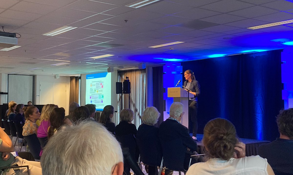 Joosje Baltussen (@jcbaltussen) on Twitter photo <a href="/NienkedeGlas/">Nienke de Glas</a> presenting about ICIs in older patients @ the Ed Maartense #symposium
➡️Frail older patients more ofted experience grade 1-2 tox & hospitalizations after ICIs
➡️the G8 can help identifying frail patients <a href="/NienkedeGlas/">Nienke de Glas</a> presenting about ICIs in older patients @ the Ed Maartense #symposium
➡️Frail older patients more ofted experience grade 1-2 tox & hospitalizations after ICIs
➡️the G8 can help identifying frail patients