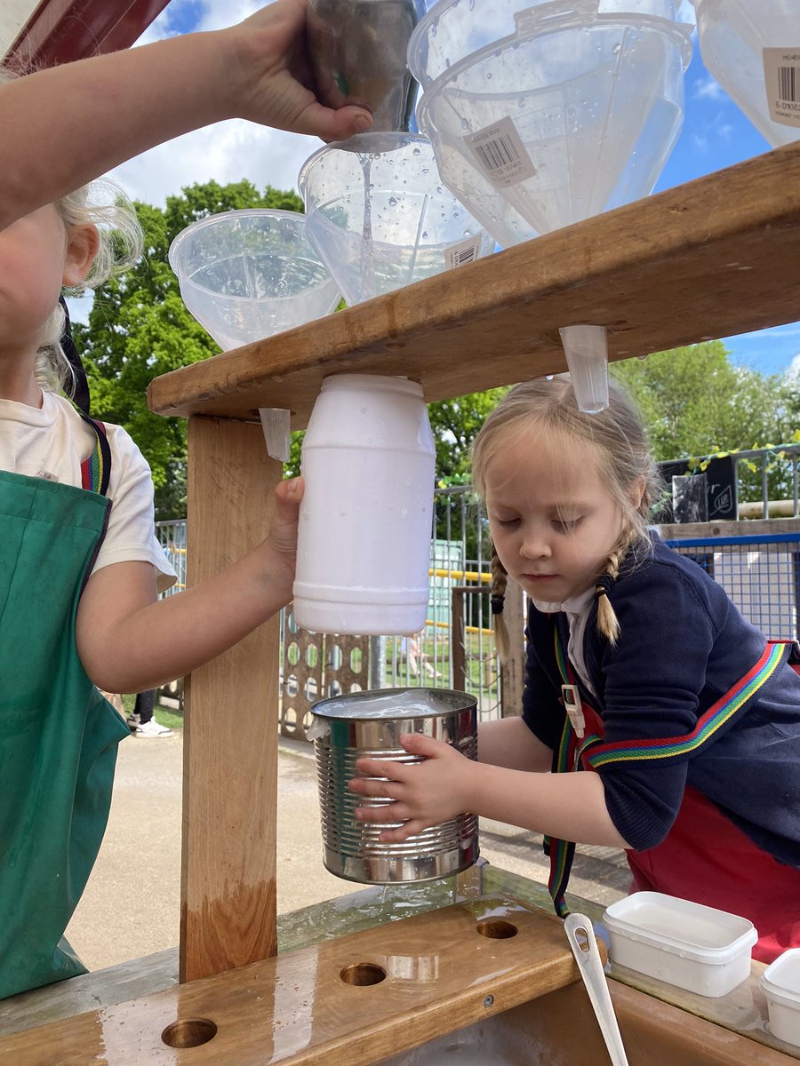 Monnow_Primary's tweet photo. Schematic play allowing our youngest children to take calculated risks and explore the world around them! #enablinglearning @EAS_EarlyYears @BrimbleGaynor https://t.co/jhAeUTB9EV