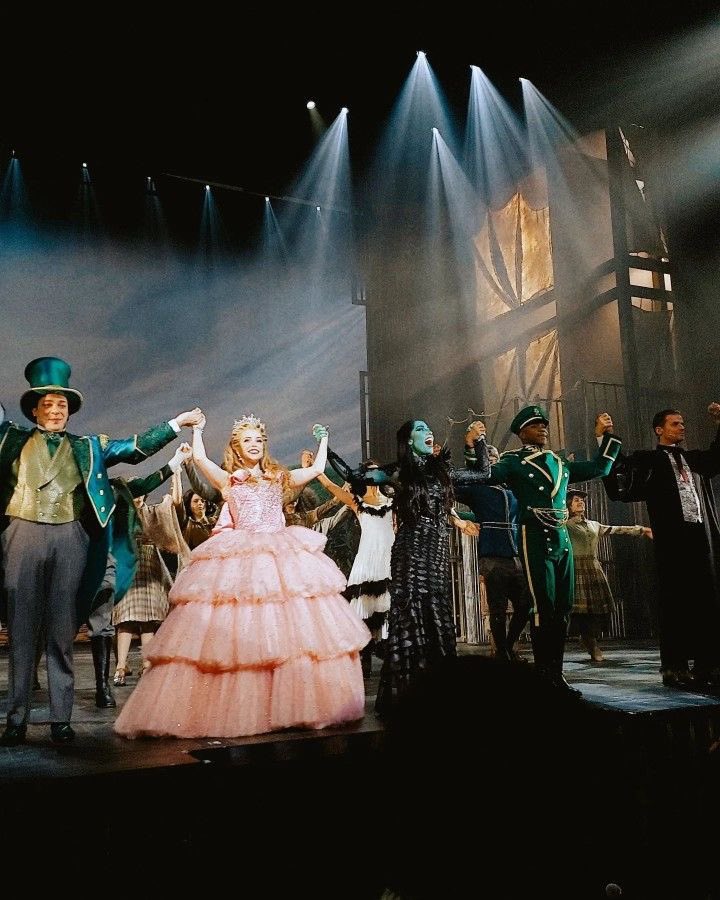 izarhieatt's tweet photo. ‘eu te amo.’
★☆☆☆☆  

‘vamo assistir um musical comigo?’
★ ★ ★ ★ ★ ★ ★ ★ ★ ★ ★ ★ ★ ★ ★ ★ https://t.co/3KIi5aZEnp
