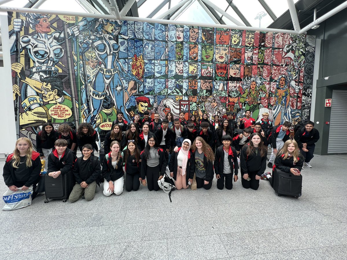 DESCGeography's tweet photo. #DESCtrips 
#DESCtrips2023
#DESCIceland 
#GrowAtDESC https://t.co/SuNxufZiMi