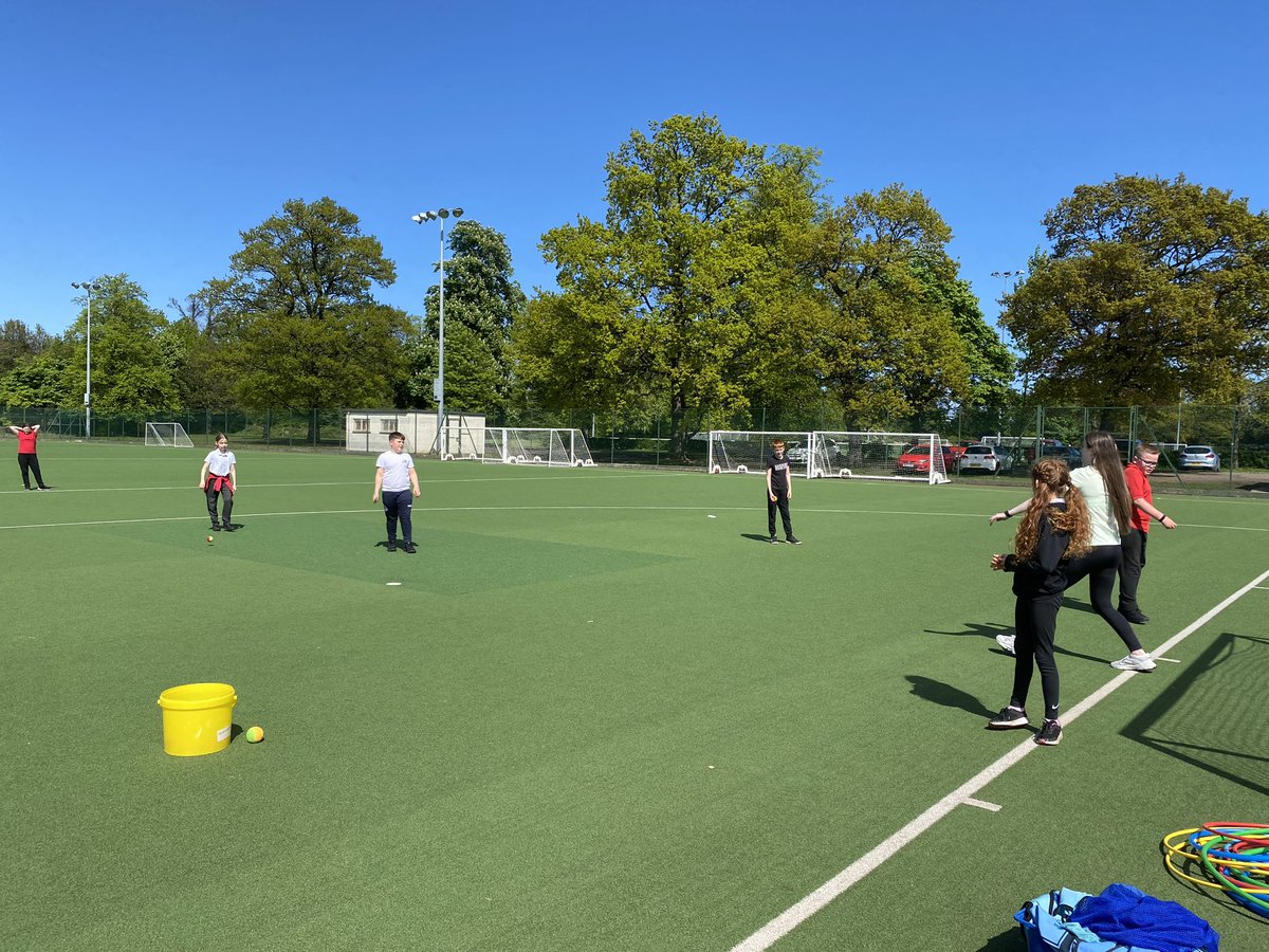 Today, our wonderful PE students taught P6A how to throw a cricket ball, ensuring we get as much strength as possible behind our throw. We then measured how far we could throw the ball! #achieving