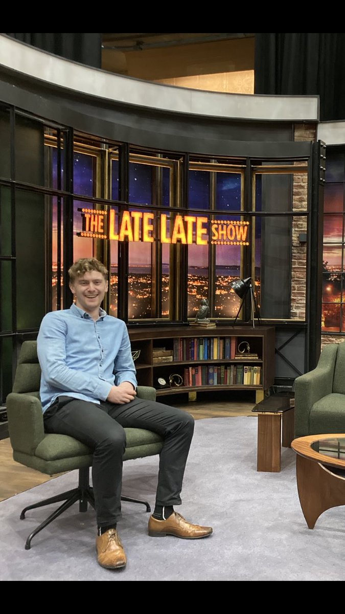 Sean_O_M99's tweet photo. Cuir tús leis na ráflaí 🤫
Start up the rumour mill. 🤫
#gaeilge #lateleteshow #presenter https://t.co/0kqmLmpZH3