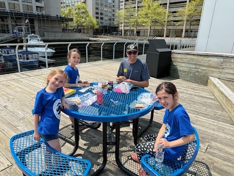MrsONeill22's tweet photo. Lunch by the harbor! https://t.co/16fgaG3SwY