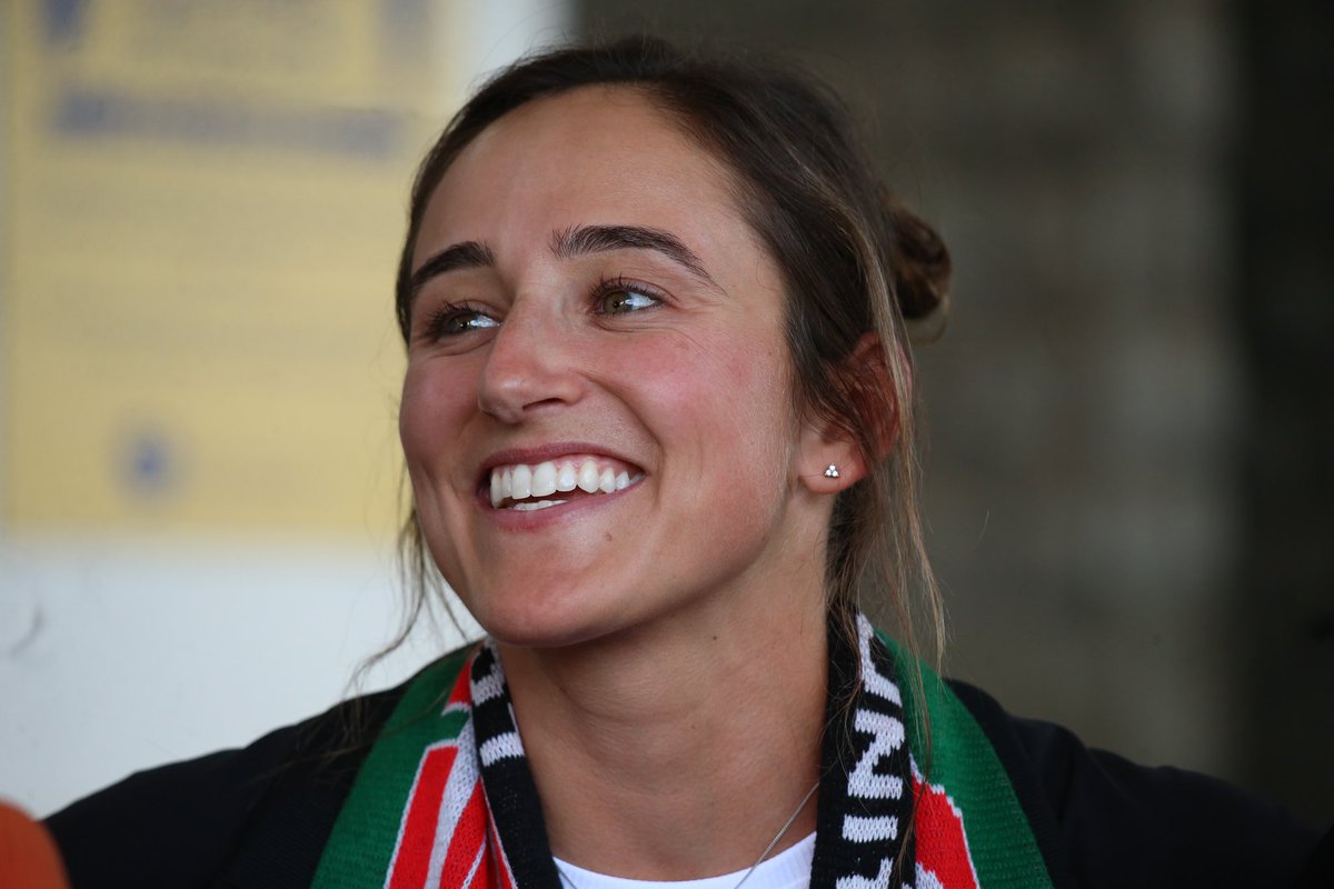 Sarah Sponcil tweet media